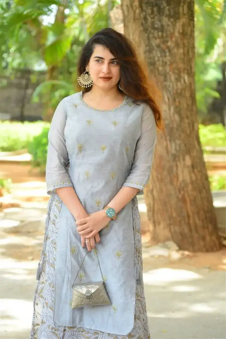 Indian Actress Archana Shastry Long hair In Blue Dress